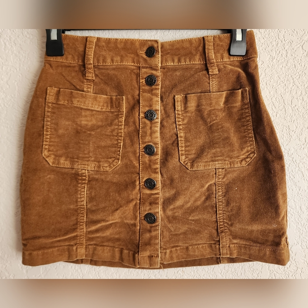 Mudd FLX stretch 6 button mini skirt